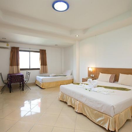 The Villa Residences Resort Patong Esterno foto